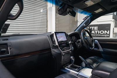 2016 Toyota Landcruiser - Thumbnail