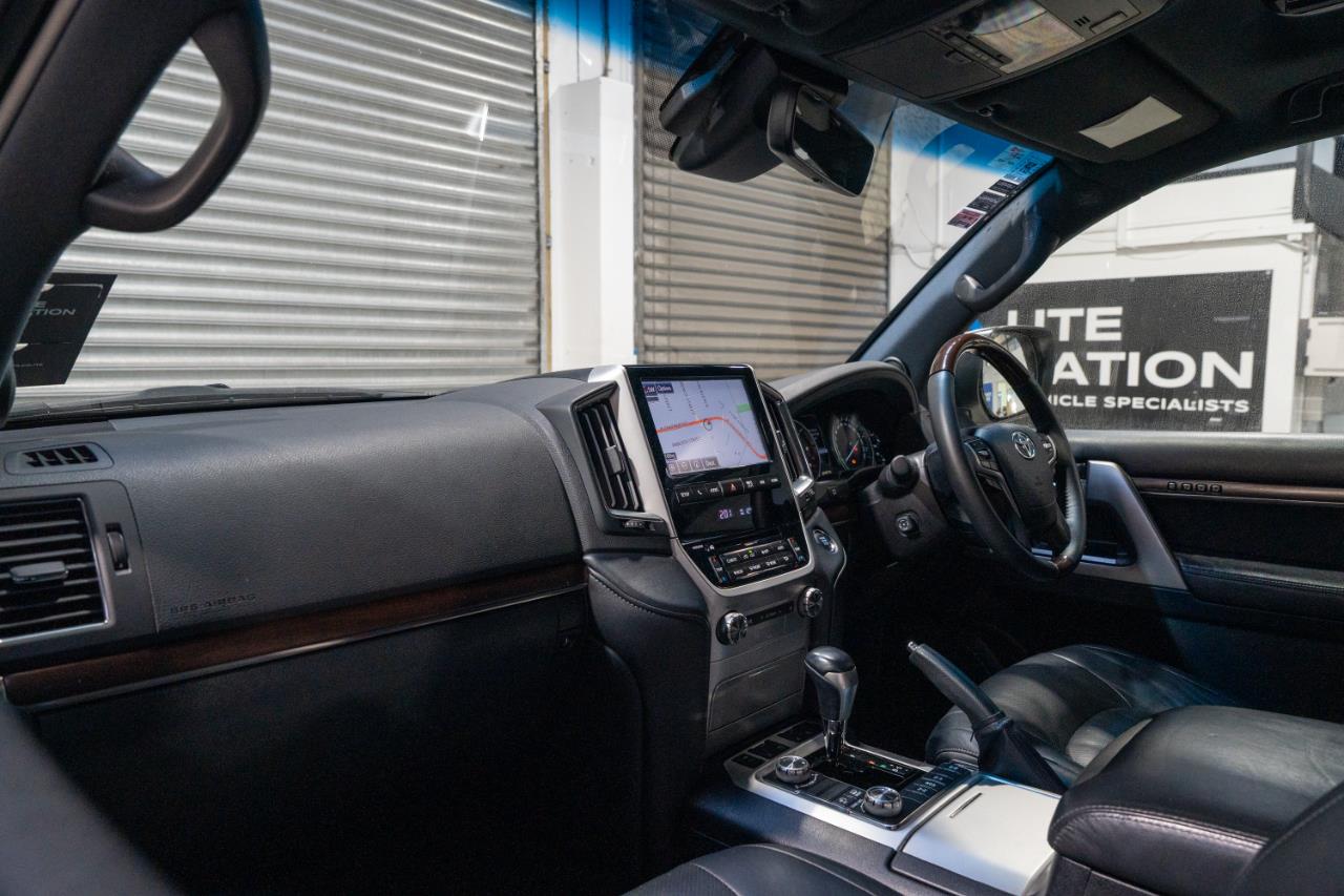 2016 Toyota Landcruiser