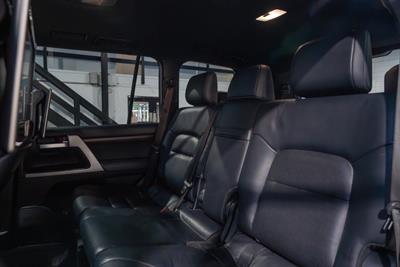 2016 Toyota Landcruiser - Thumbnail