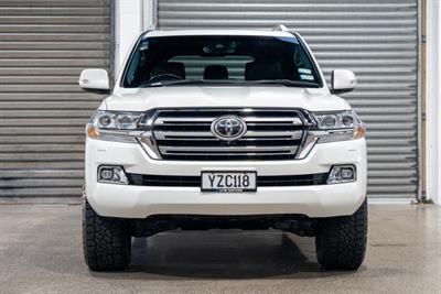2016 Toyota Landcruiser - Thumbnail