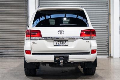 2016 Toyota Landcruiser - Thumbnail