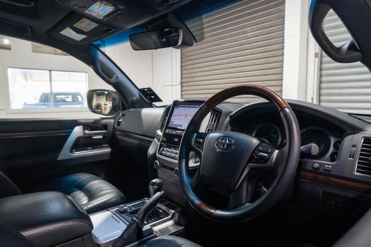 2016 Toyota Landcruiser