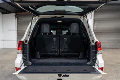 2021 Toyota Landcruiser - Thumbnail