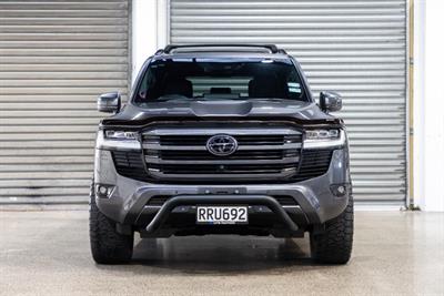 2024 Toyota Landcruiser - Thumbnail