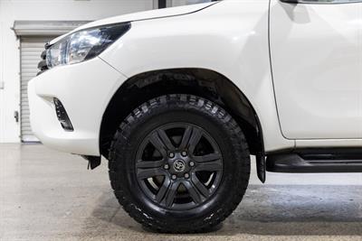2017 Toyota Hilux - Thumbnail