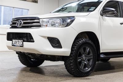 2017 Toyota Hilux - Thumbnail