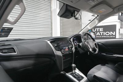 2020 Mitsubishi Triton - Thumbnail