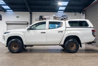 2020 Mitsubishi Triton - Thumbnail