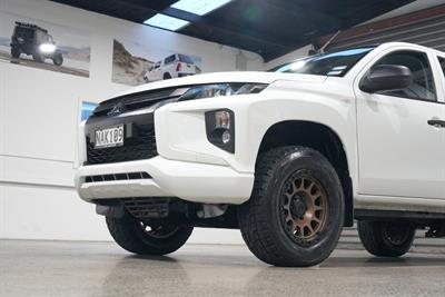 2020 Mitsubishi Triton - Thumbnail
