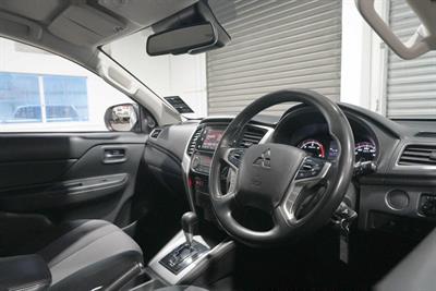 2020 Mitsubishi Triton - Thumbnail