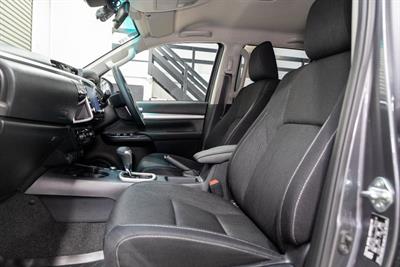 2025 Toyota Hilux - Thumbnail