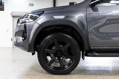 2025 Toyota Hilux - Thumbnail