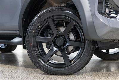 2025 Toyota Hilux - Thumbnail