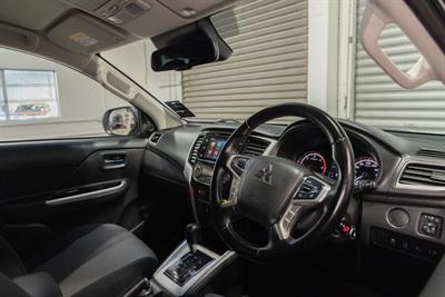 2022 Mitsubishi Triton - Thumbnail