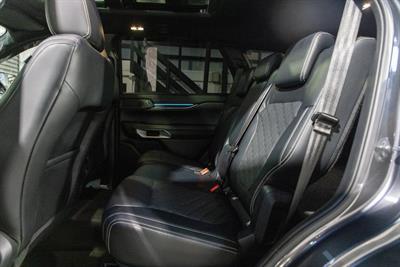 2023 Ford Everest - Thumbnail