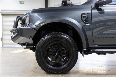 2023 Ford Everest - Thumbnail