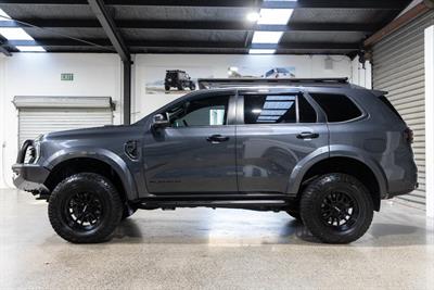 2023 Ford Everest - Thumbnail