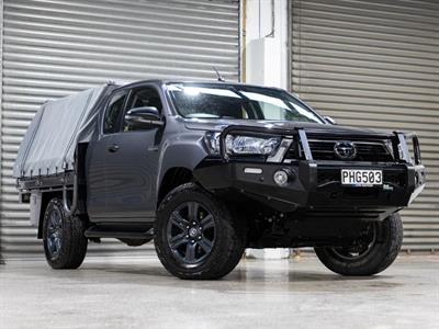 2022 Toyota Hilux - Thumbnail