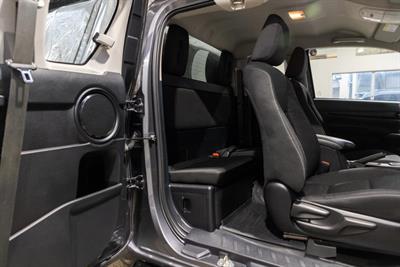 2022 Toyota Hilux - Thumbnail