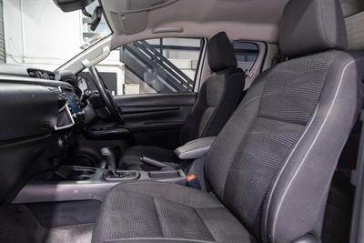 2022 Toyota Hilux - Thumbnail