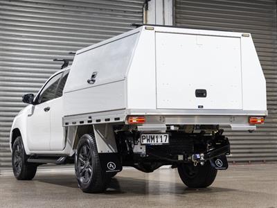 2022 Toyota Hilux - Thumbnail