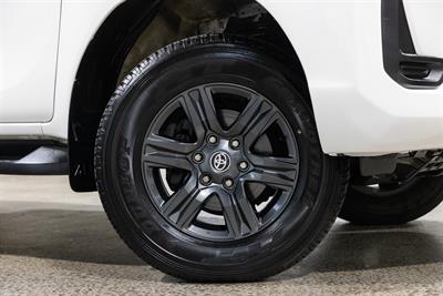 2022 Toyota Hilux - Thumbnail