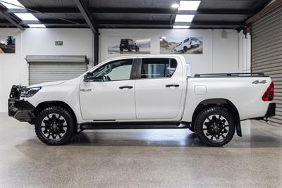 2024 Toyota Hilux - Thumbnail