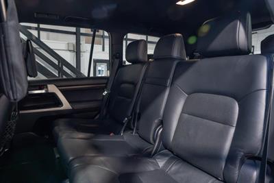 2017 Toyota Landcruiser - Thumbnail