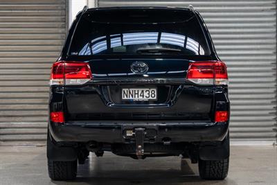 2017 Toyota Landcruiser - Thumbnail