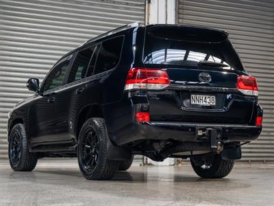 2017 Toyota Landcruiser - Thumbnail