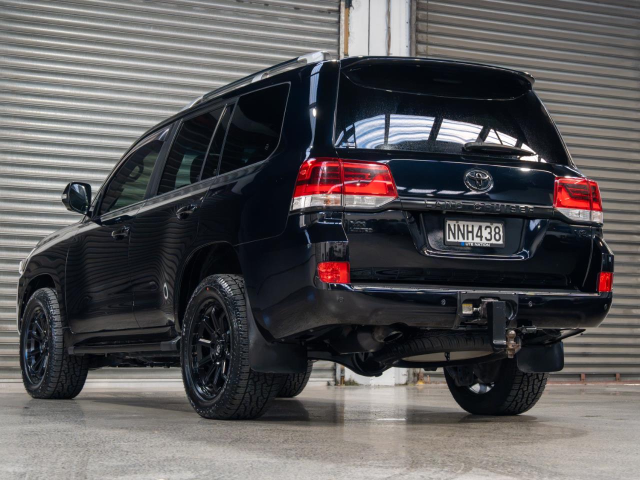 2017 Toyota Landcruiser