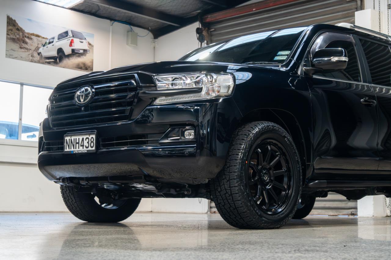 2017 Toyota Landcruiser