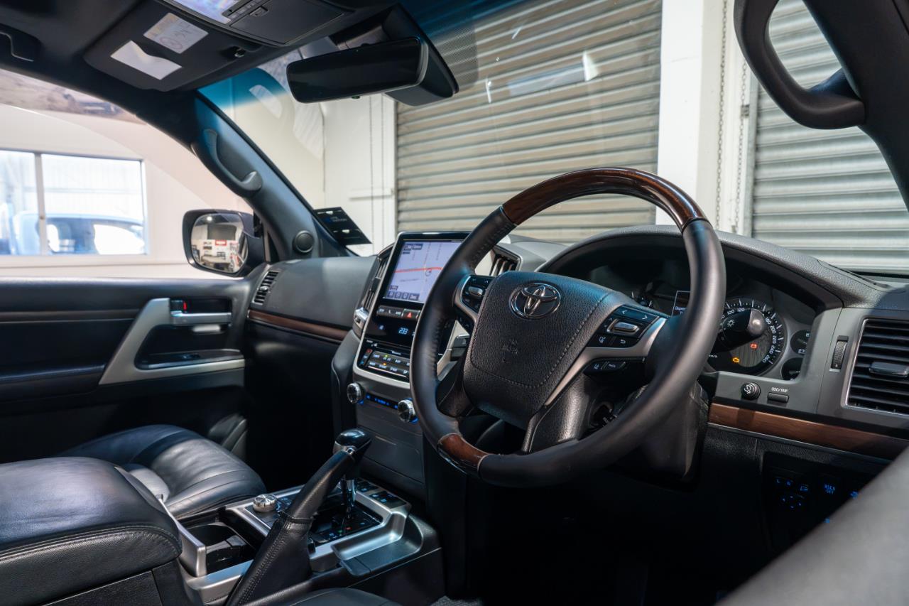 2017 Toyota Landcruiser