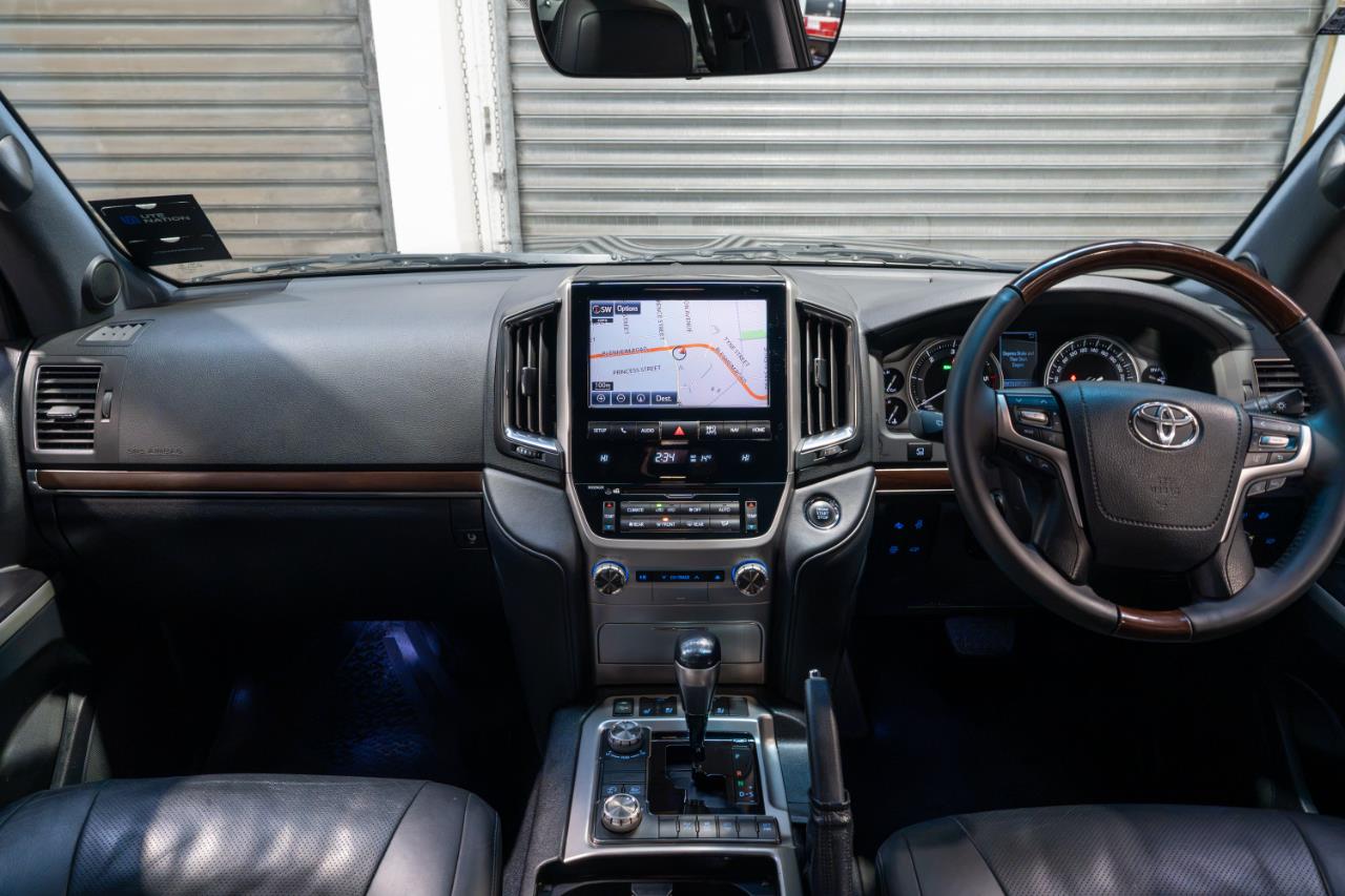 2017 Toyota Landcruiser