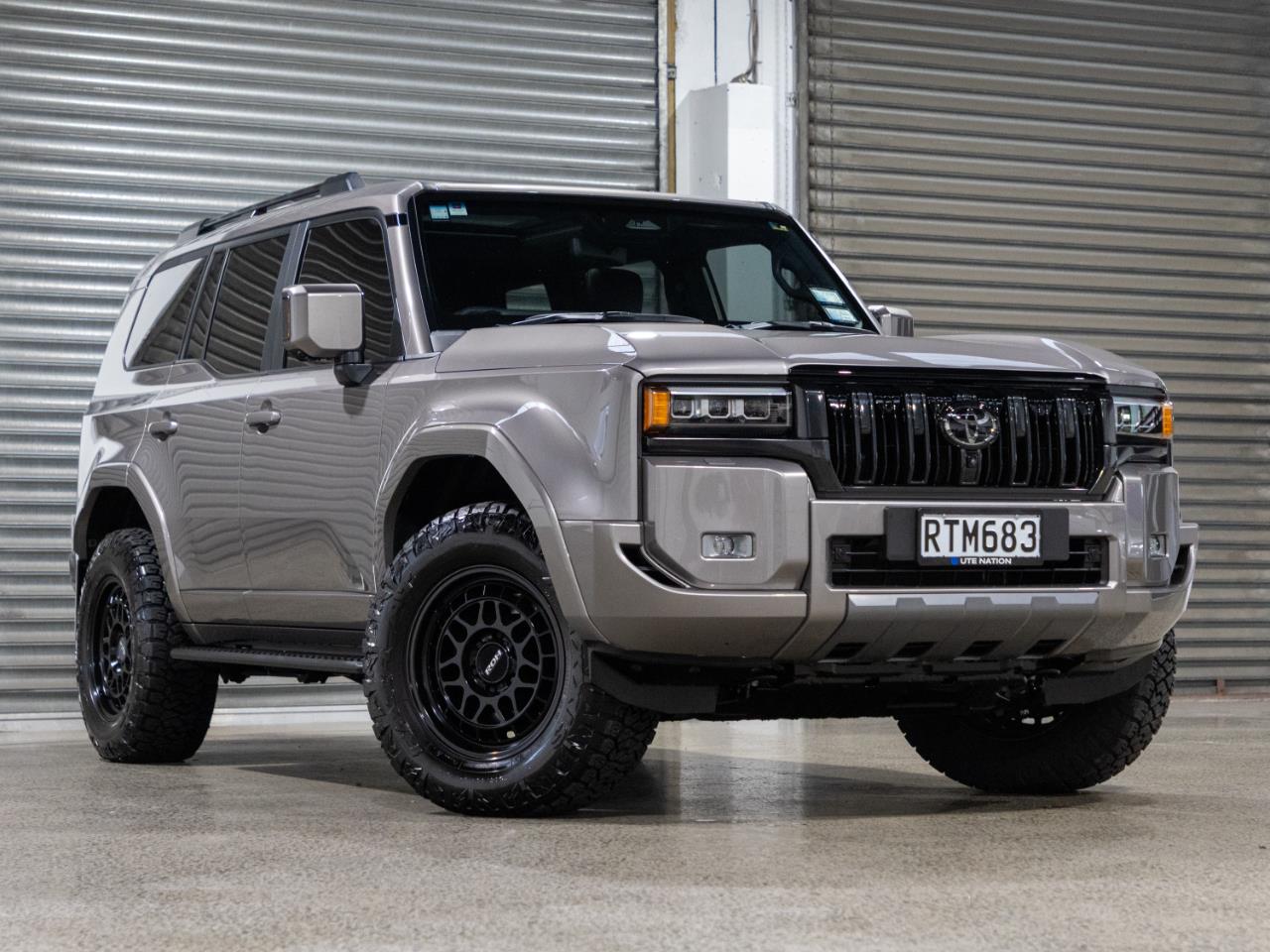 2025 Toyota LANDCRUISER PRADO