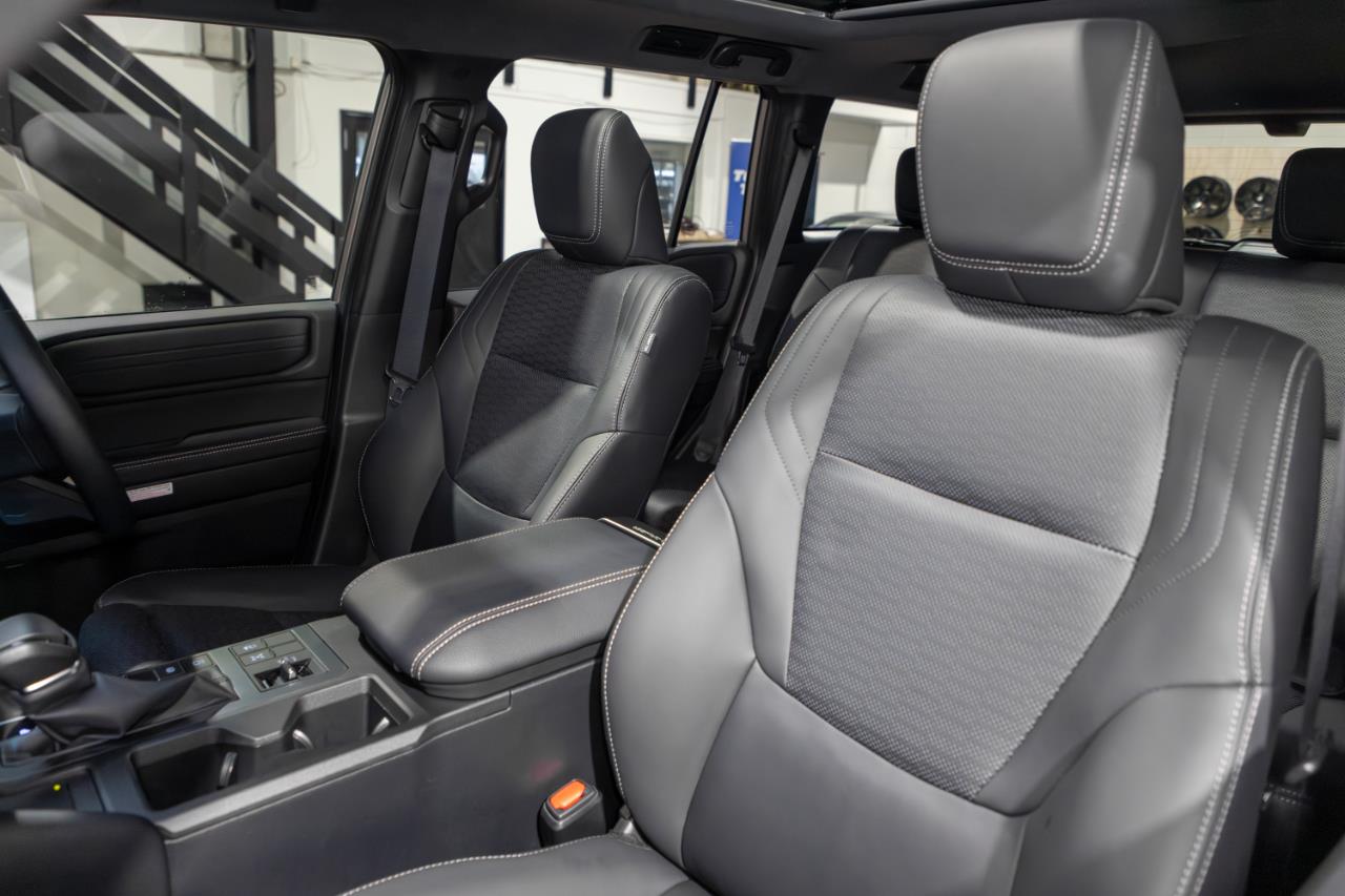 2025 Toyota LANDCRUISER PRADO