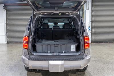 2025 Toyota LANDCRUISER PRADO - Thumbnail