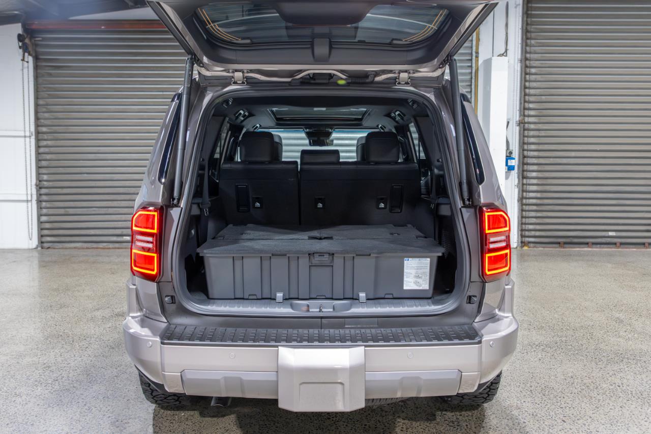 2025 Toyota LANDCRUISER PRADO