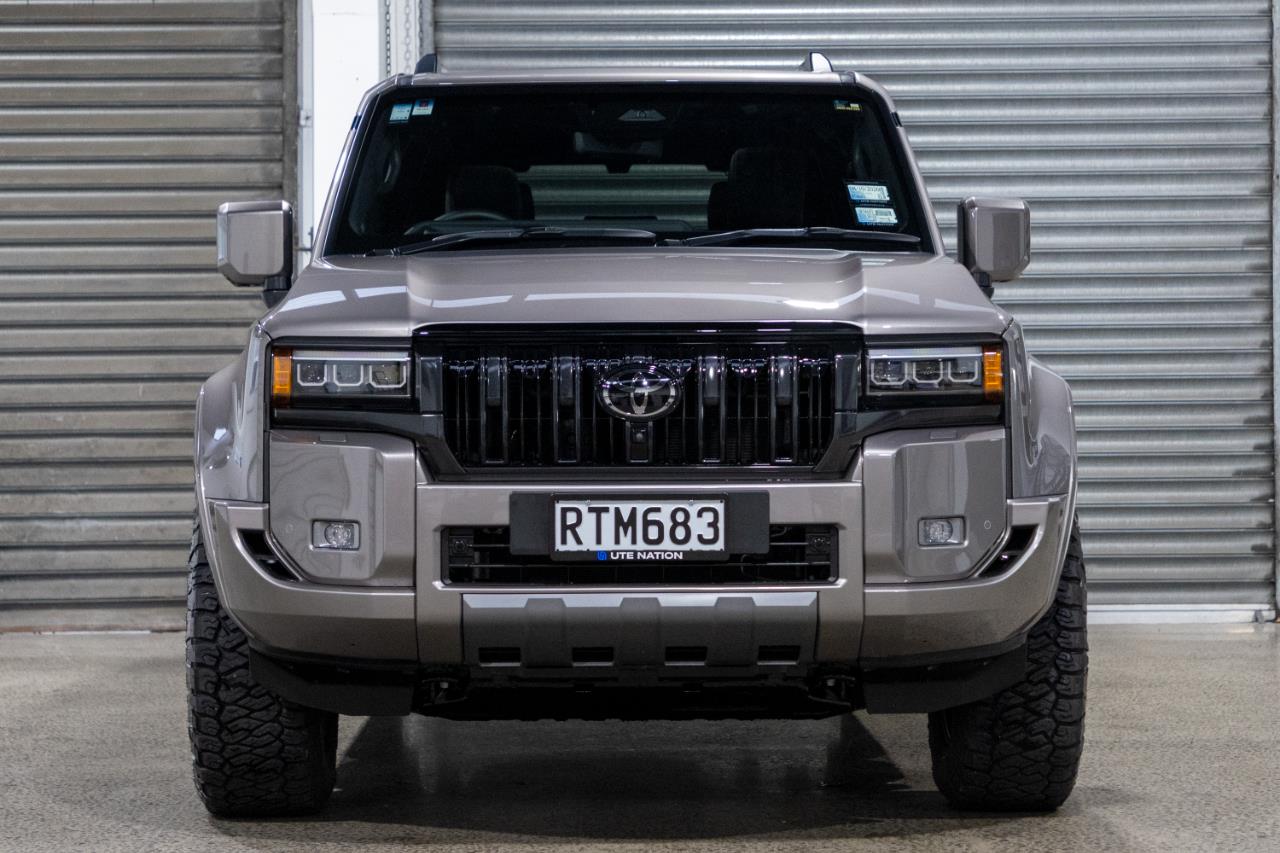 2025 Toyota LANDCRUISER PRADO