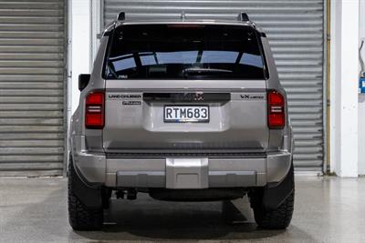 2025 Toyota LANDCRUISER PRADO - Thumbnail