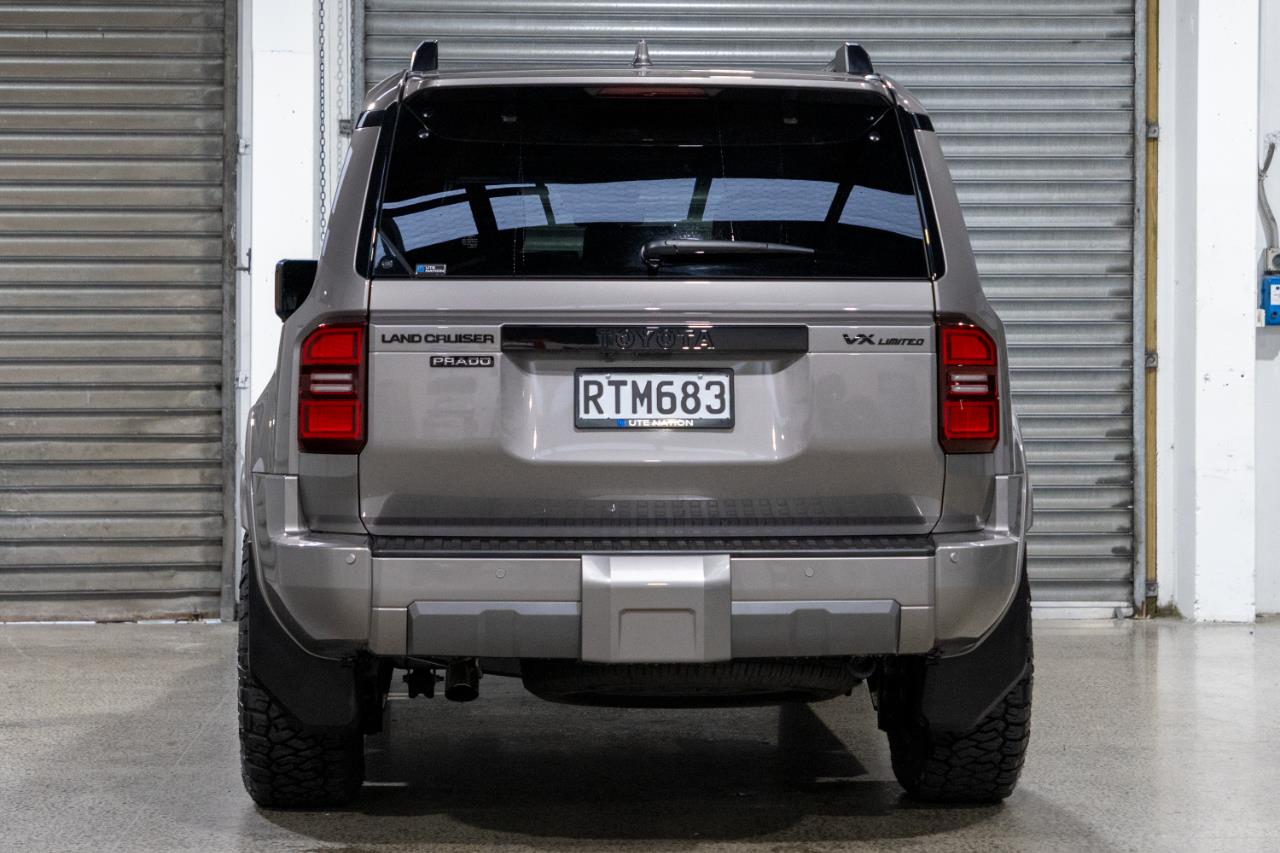 2025 Toyota LANDCRUISER PRADO