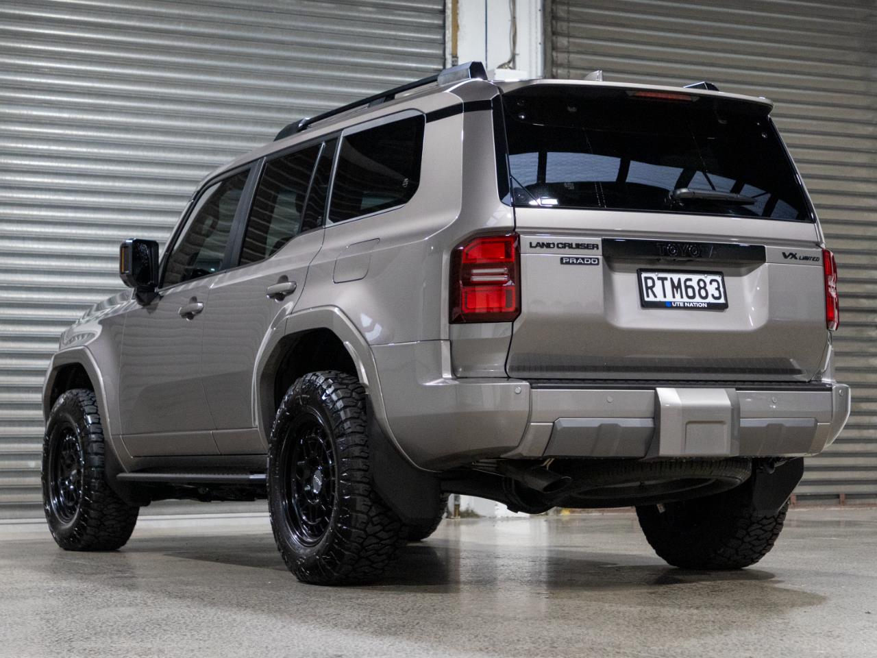 2025 Toyota LANDCRUISER PRADO