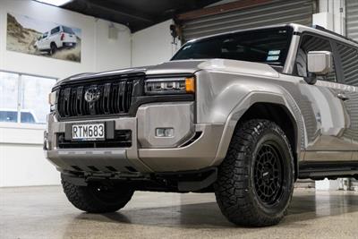 2025 Toyota LANDCRUISER PRADO - Thumbnail