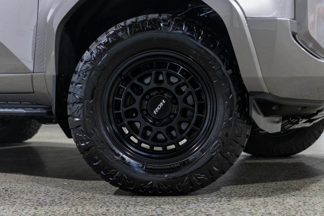 2025 Toyota LANDCRUISER PRADO