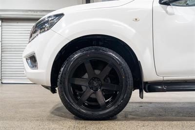 2021 Nissan Navara - Thumbnail