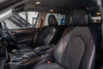 2022 Toyota Highlander - Thumbnail
