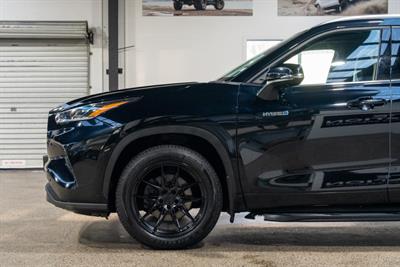 2022 Toyota Highlander - Thumbnail