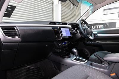 2025 Toyota Hilux - Thumbnail