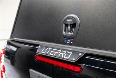 2025 Toyota Hilux - Thumbnail