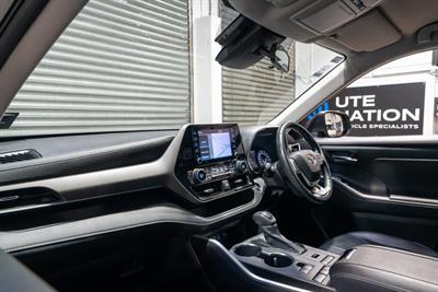 2022 Toyota Highlander - Thumbnail